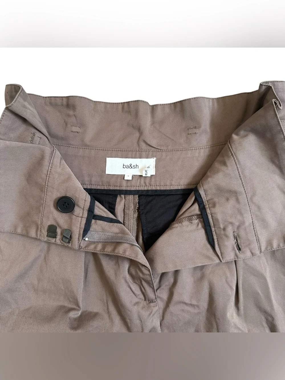 Ba&sh “Kook” Taupe Green Paperbag Belted Dressy Shorts Size Small